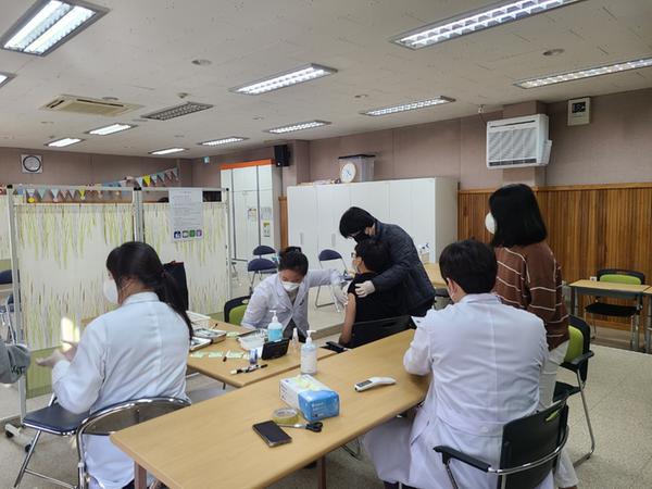 창원시, 17일부터&lsquo;찾아가는 학교접종&rsquo;시행