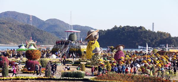 창원시, 마산국화축제 대성황&hellip; 관람 기간 연장 결정 창원시, 마산국화축제 대성황… 관람 기간 연장 결정 (문화예술과) (5).jpg