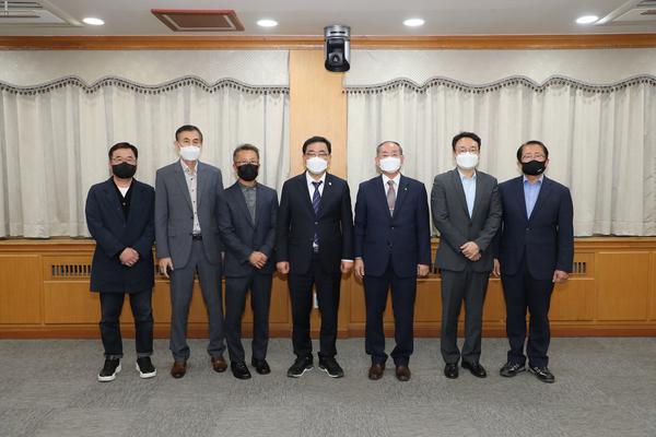 허성무 창원시장, 도시재생 공모선정 지역 주민과 소통의 시간 가져 허성무 창원시장, 도시재생 공모선정 지역 주민과 소통의 시간 가져 (1).JPG