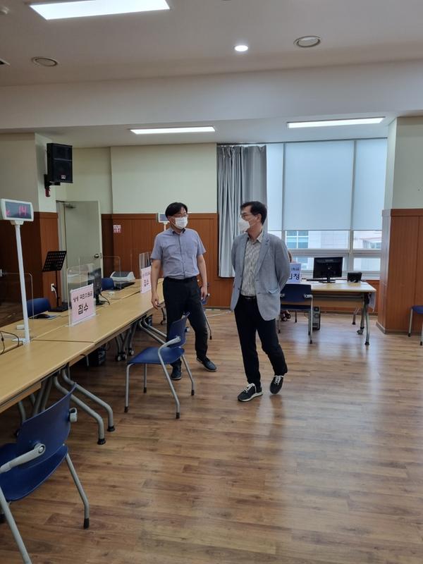안경원 창원시 제1부시장, &lsquo;코로나 국민지원금&rsquo;현장 점검안경원 창원시 제1부시장, ‘코로나 국민지원금’현장 점검.jpg