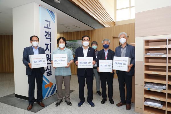 창원시, 문체부에&lsquo;국립현대미술관 창원관 유치&rsquo; 25만명 서명부 전달 창원시, 문체부에‘국립현대미술관 창원관 유치’ 25만명 서명부 전달 (문화유산육성과) (3).jpg