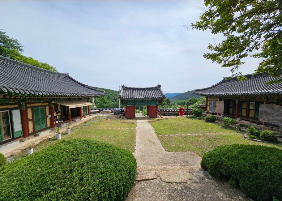 성흥사 전경